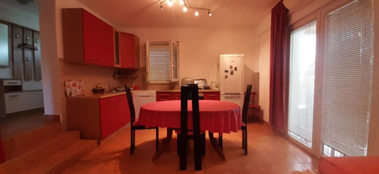 Holiday Home Zeljana Đảo Đảo Kaprije Ngoại thất bức ảnh