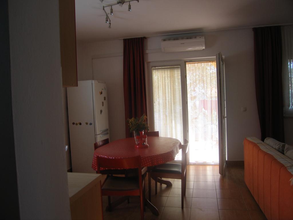 Holiday Home Zeljana Đảo Đảo Kaprije Ngoại thất bức ảnh