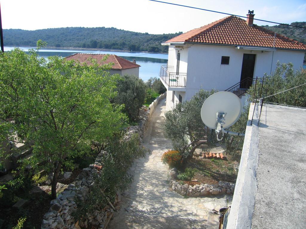 Holiday Home Zeljana Đảo Đảo Kaprije Ngoại thất bức ảnh