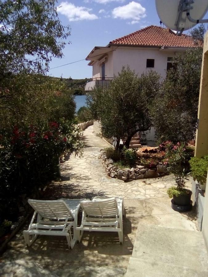 Holiday Home Zeljana Đảo Đảo Kaprije Ngoại thất bức ảnh